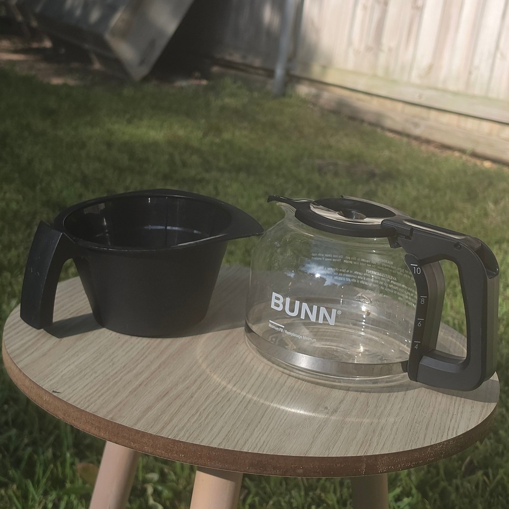 Bunn 10 Cup Glass Coffee Carafe Replacement and Black Brew Funnel Set